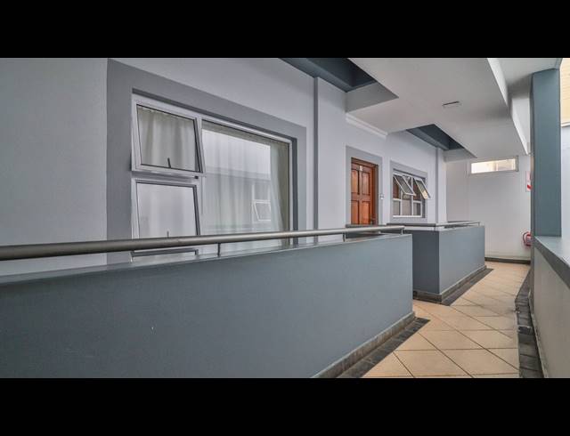 1 BEDROOM APARTMENT FOR SALE IN UMHLANGA RIDGE